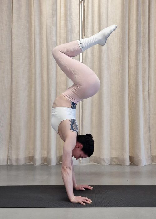 handstand-01